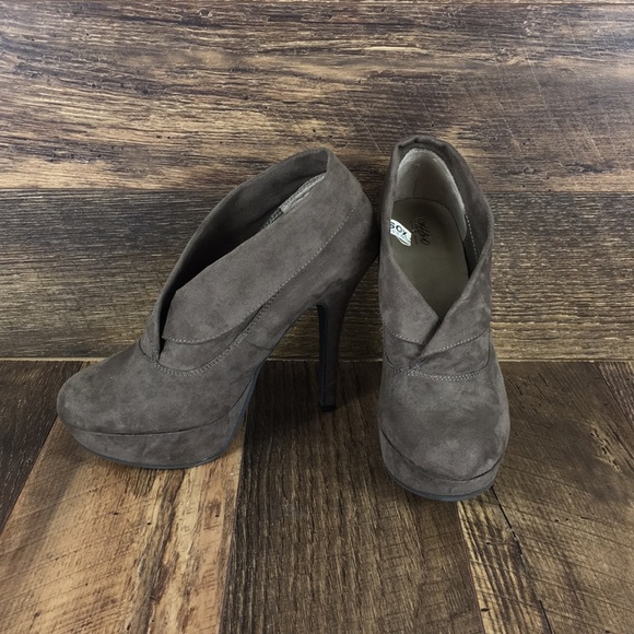 Mossimo Supply Co. Shoes - Mossimo Brown Suede Heeled Booties Women’s Sz 7.5